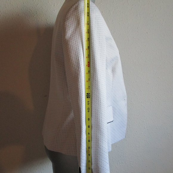 Evan Piccone white professional jacket with black accents. Size 8. New. - Picture 12 of 14